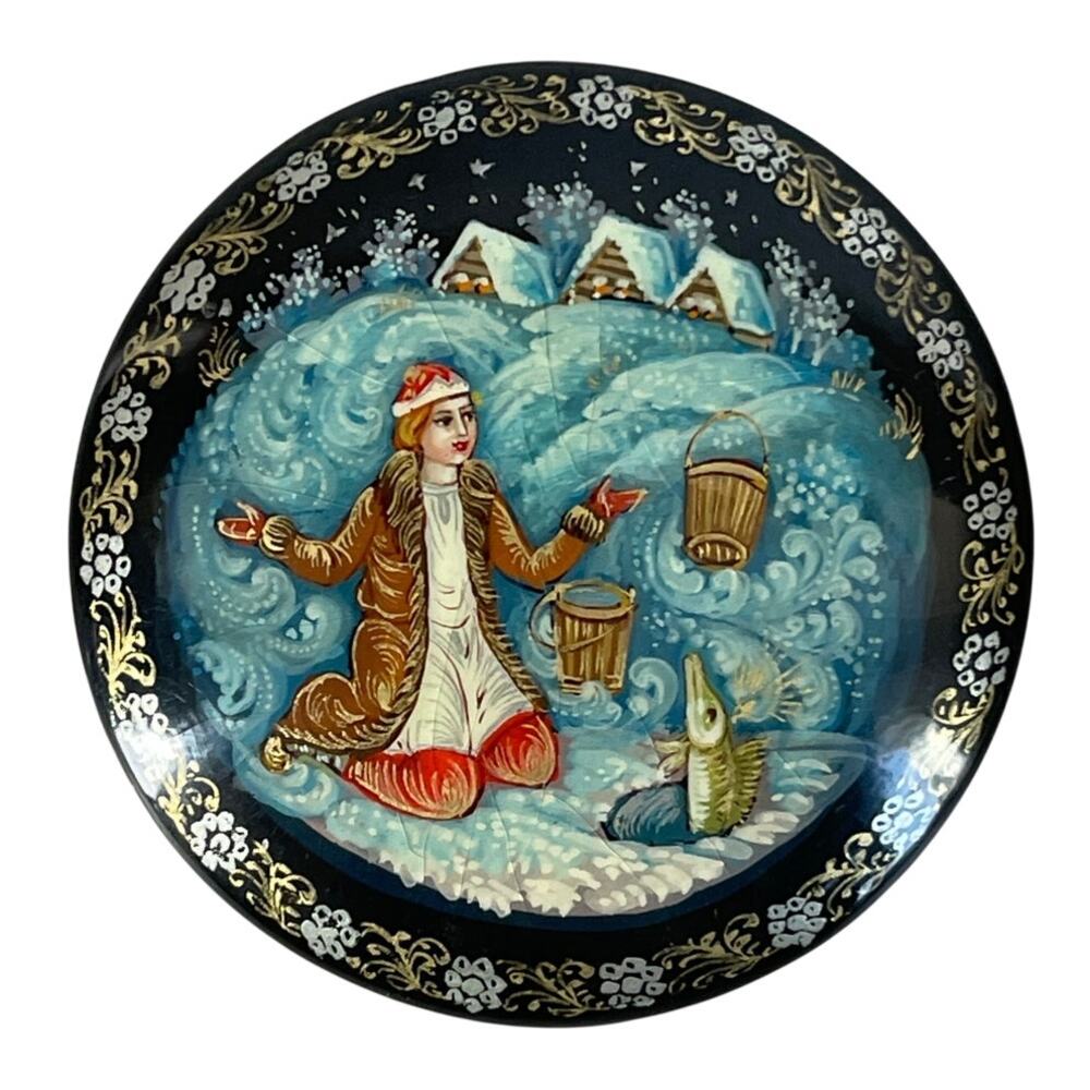 Palekh Russian Lacquer Brooch Emelya Pike Fairy Tale Signed Vintage 2" BLK Gold